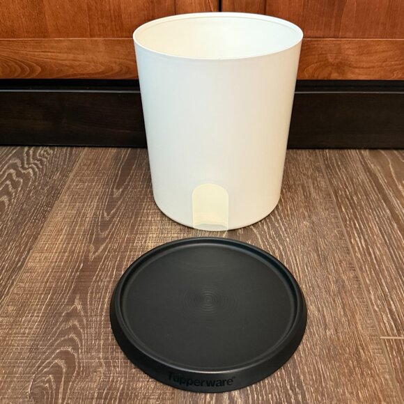 Tupperware One Touch Reminder Canisters – Set of 4 - Picture 8 of 16